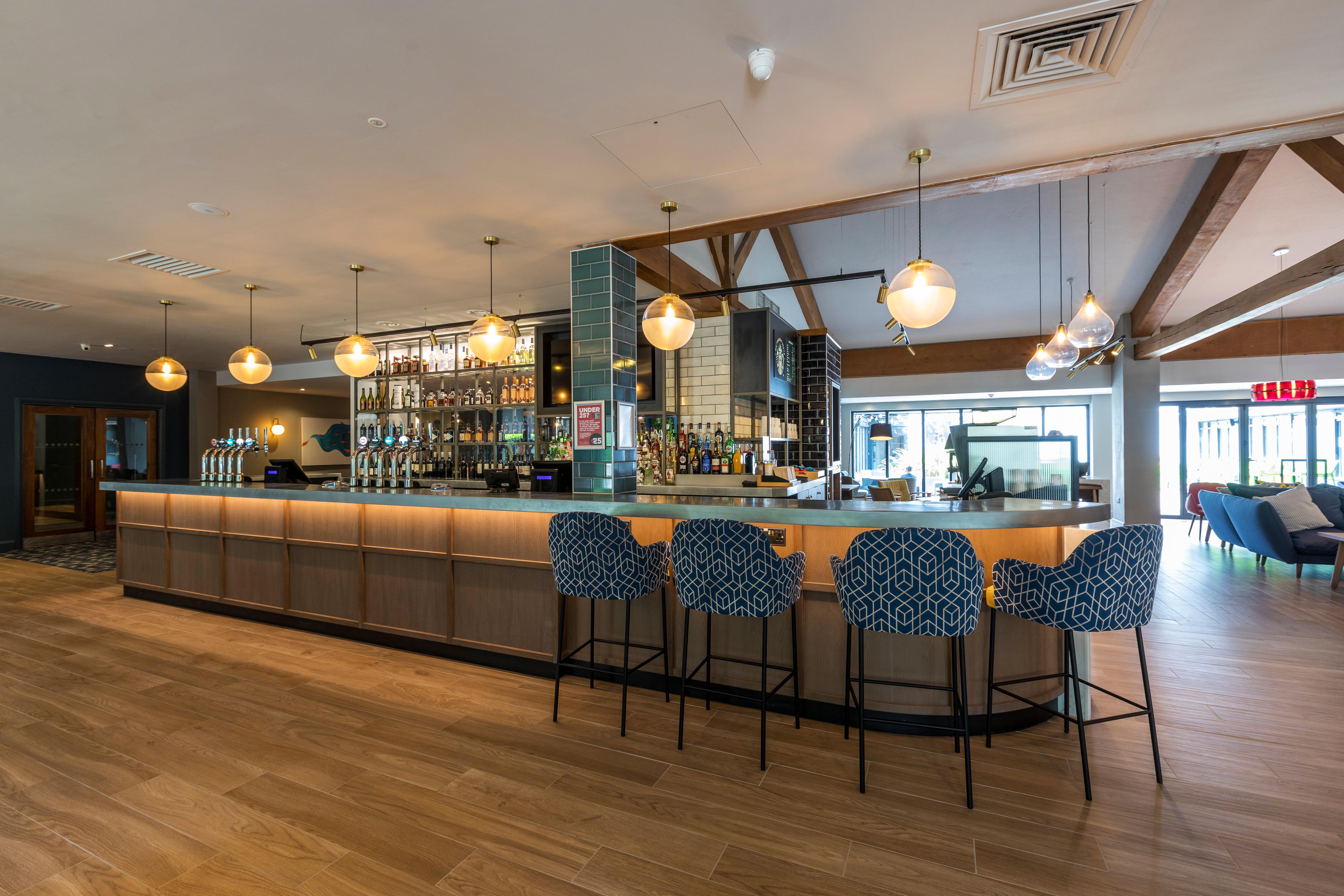 Holiday Inn Cambridge By Ihg Girton  Exterior foto