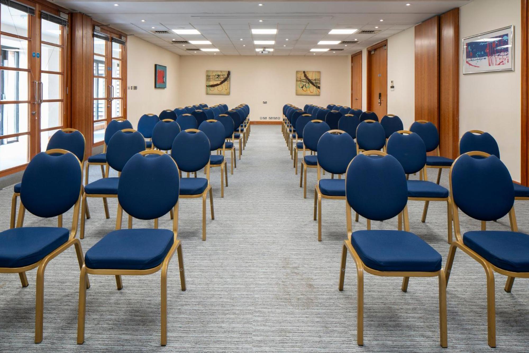 Holiday Inn Cambridge By Ihg Girton  Exterior foto