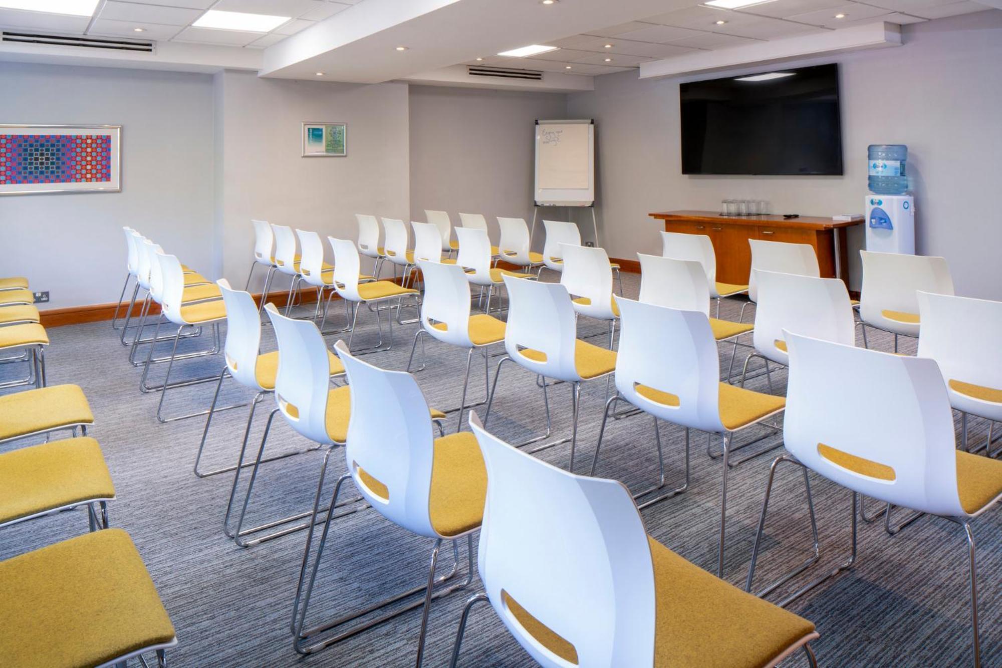 Holiday Inn Cambridge By Ihg Girton  Exterior foto