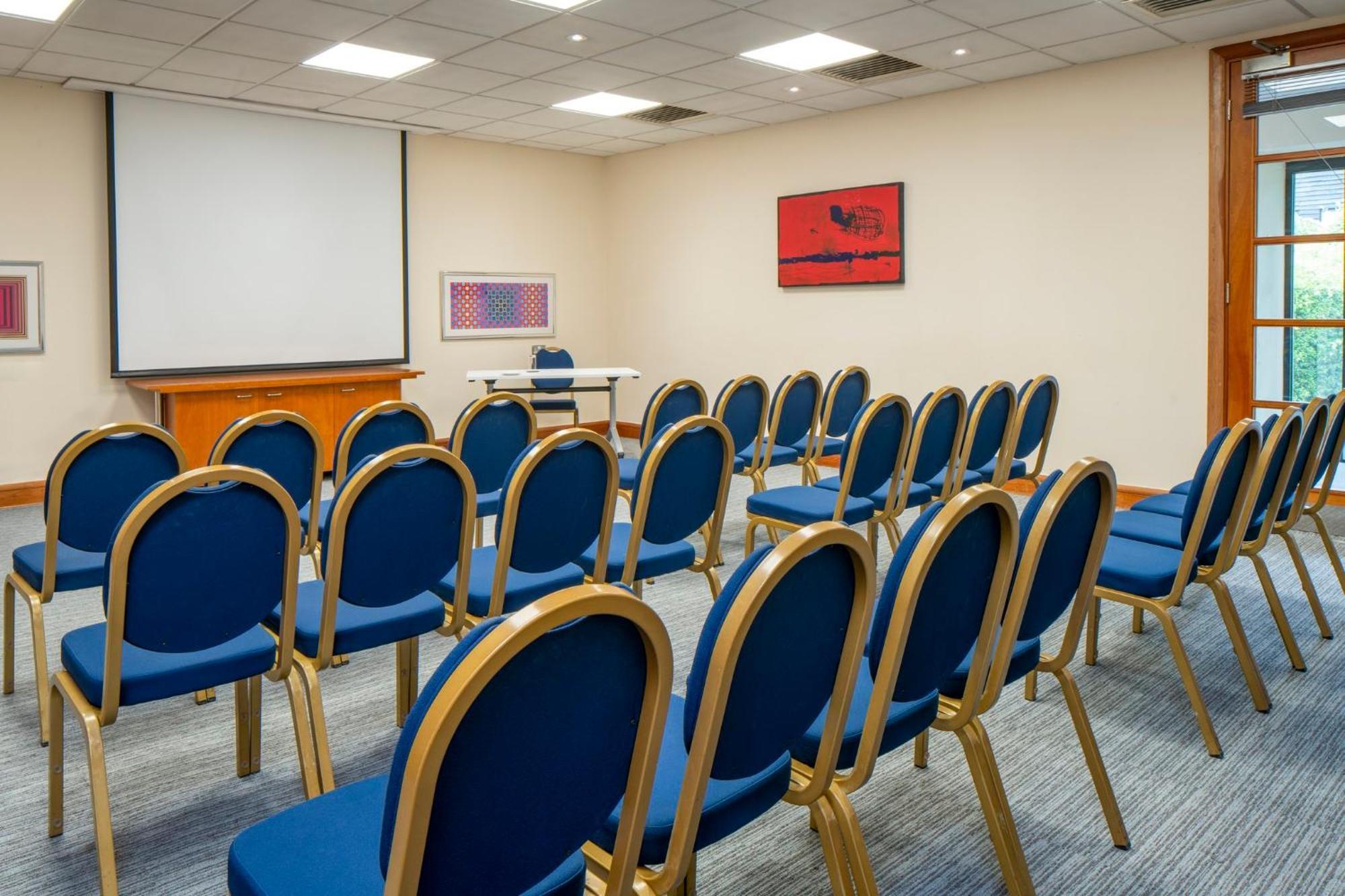 Holiday Inn Cambridge By Ihg Girton  Exterior foto